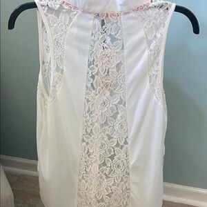 Sleeveless Blouse Beige Size Large NWT Lace Details Button Down By REWIND